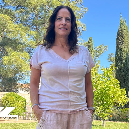Two tone V neck t-shirt with faux pocket