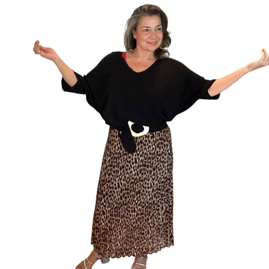 Pleated animal print skirt