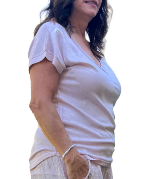 Two tone V neck t-shirt with faux pocket