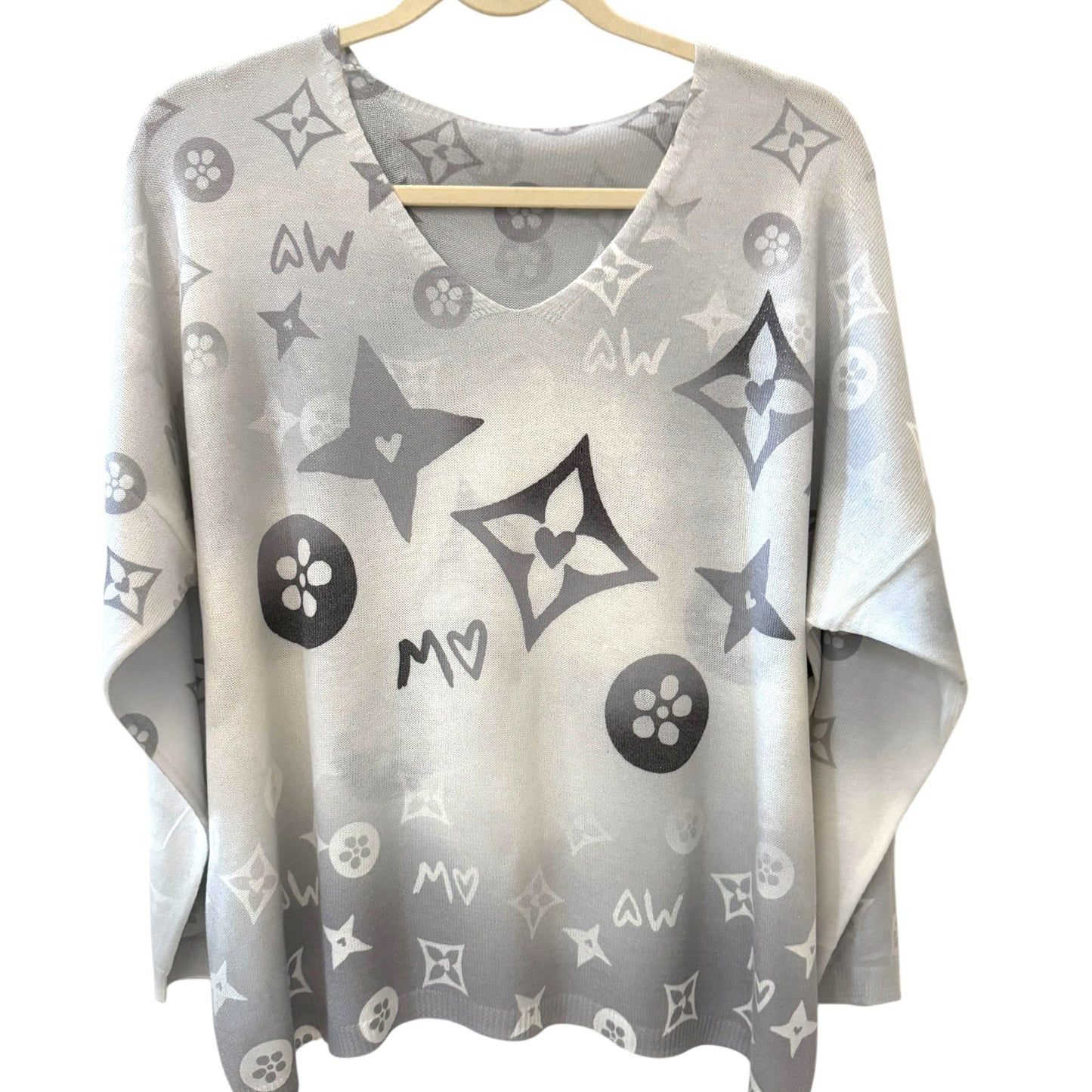 Lightweight fine knit printed top