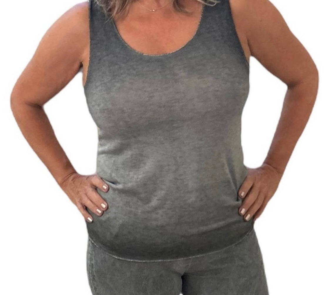 Summer tank top with silver accent