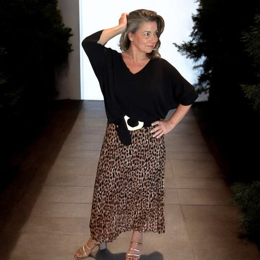 Pleated Animal Print Skirt Pleated Animal Print Skirt – Timeless Elegance