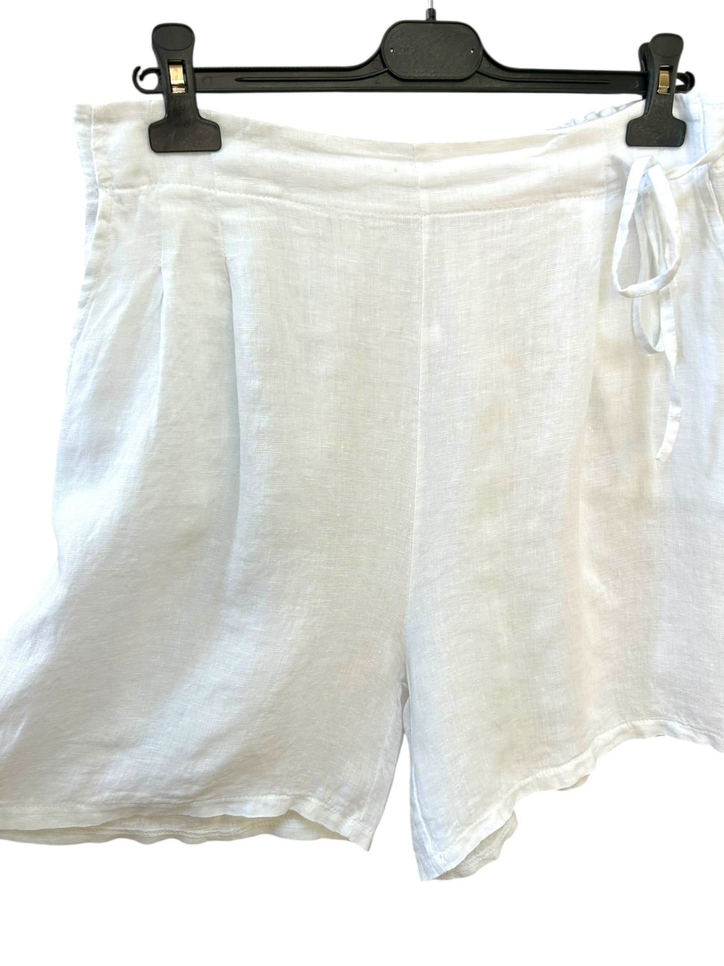 Flowy linen shorts