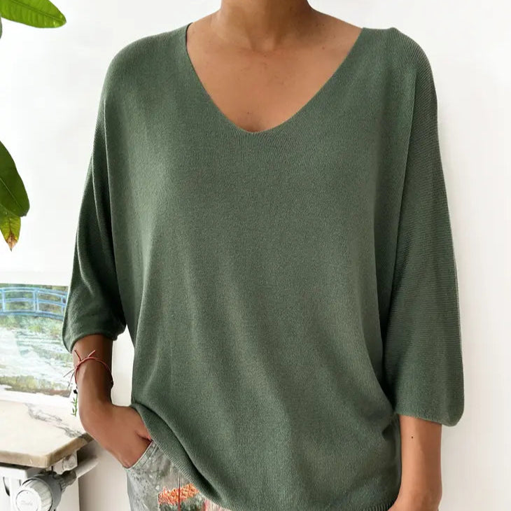 Fine knit 3/4 bat sleeve sweater