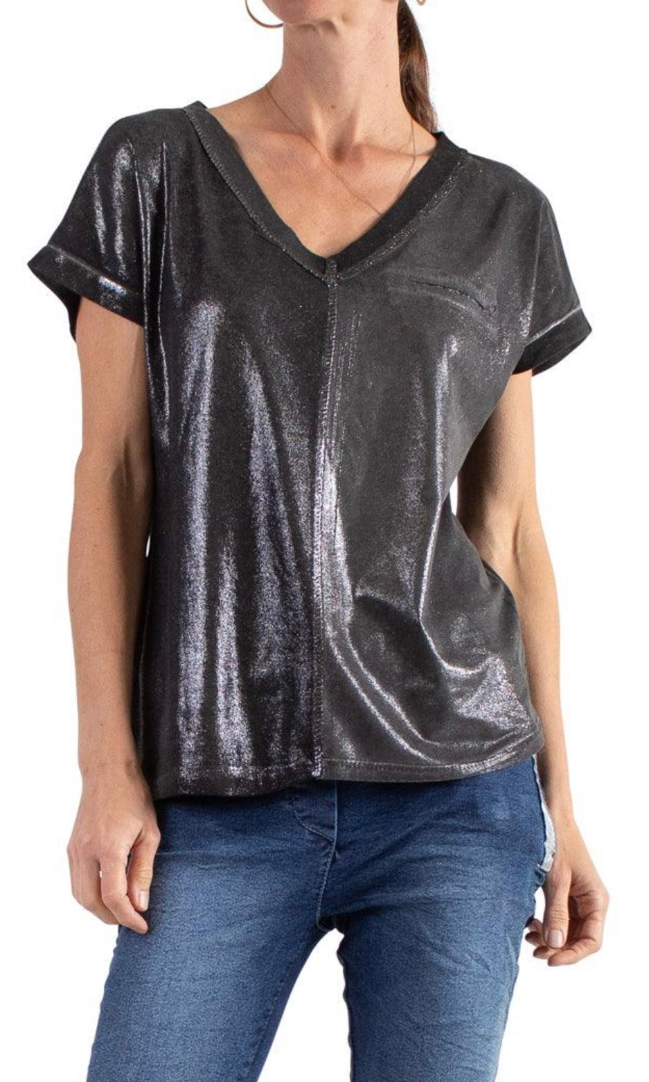 Two tone V neck t-shirt with faux pocket