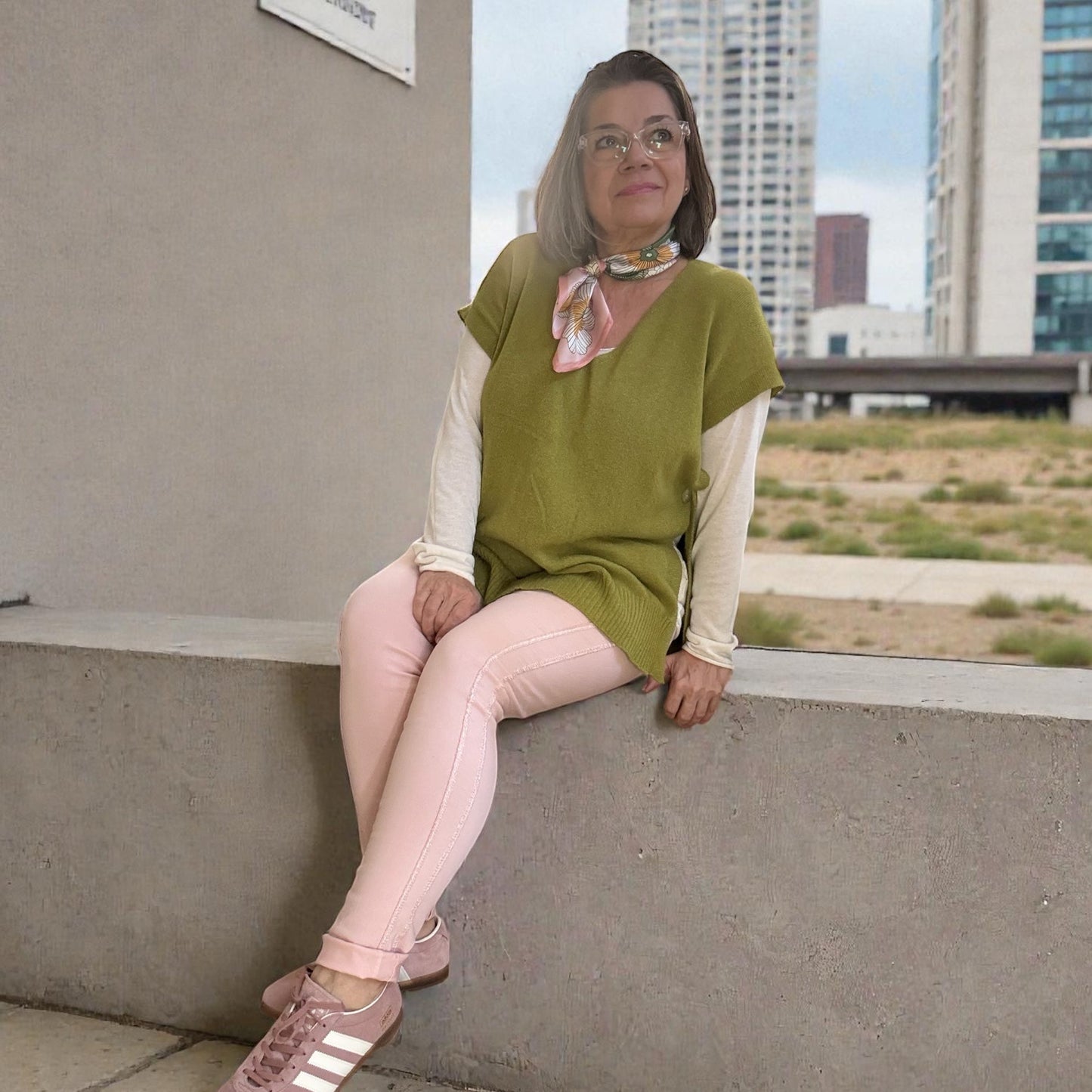 Sleeveless Buttoned Side Sweater Top