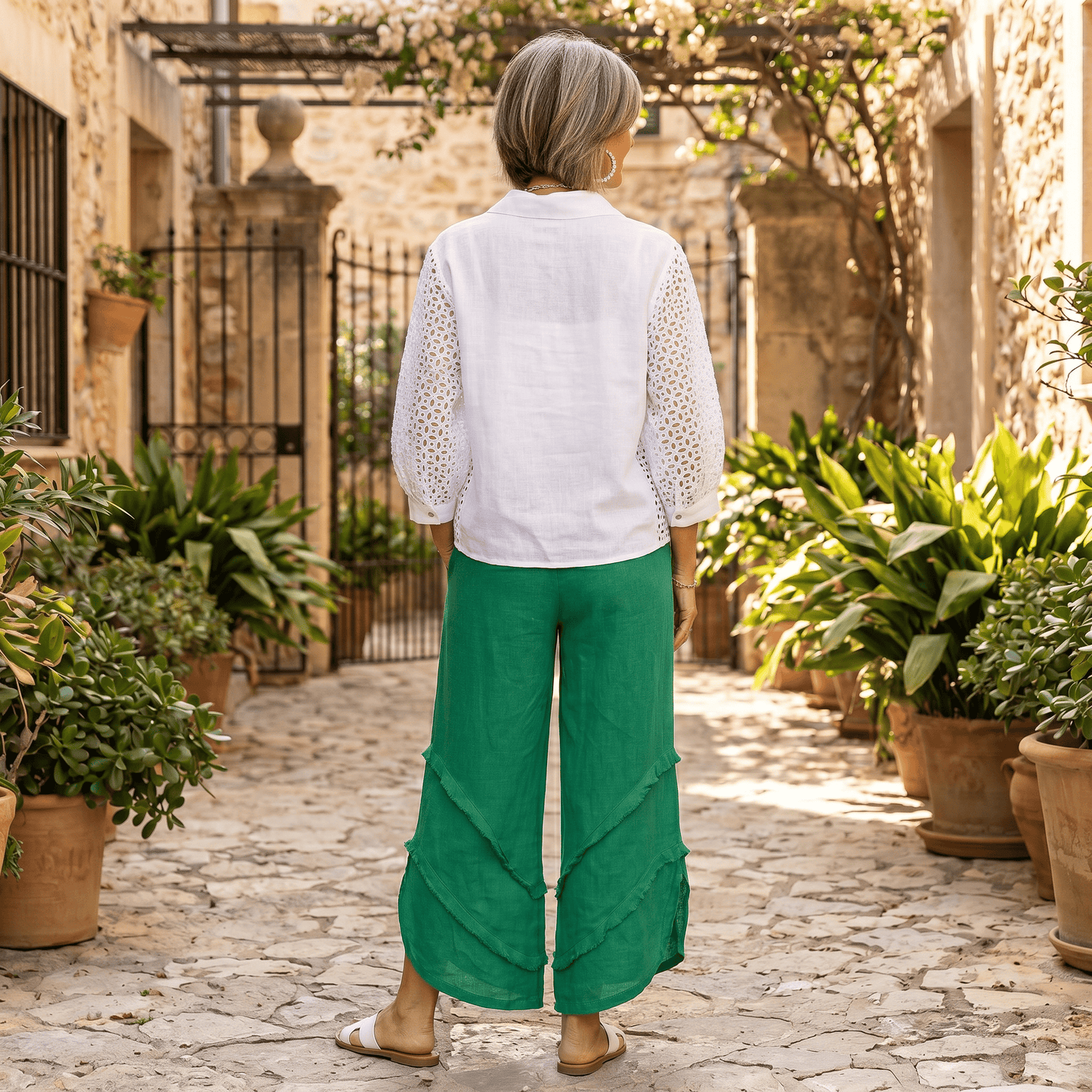 The Eleganza Linen Top The Eleganza Linen Top