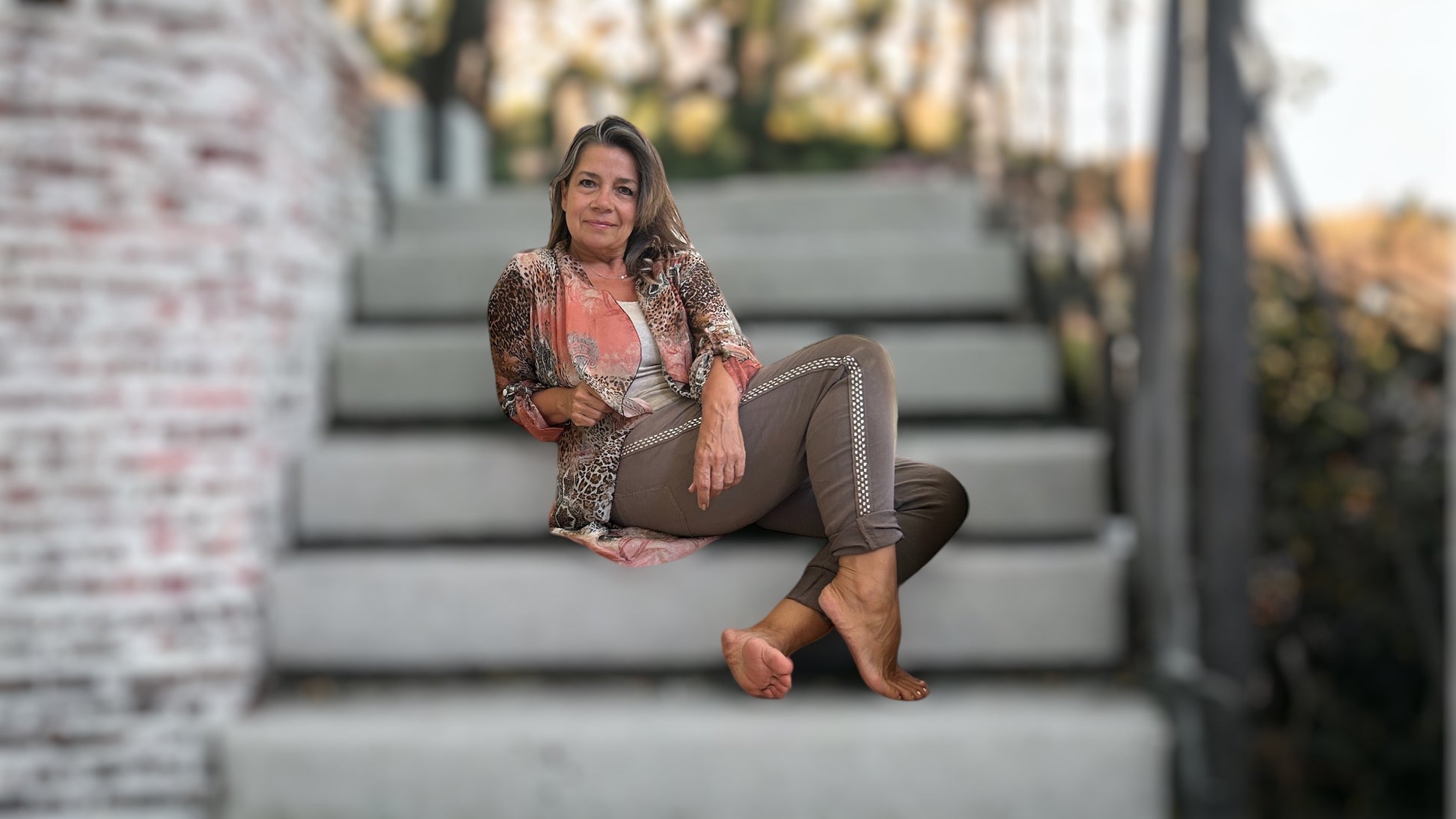 Italian pants with studded sides